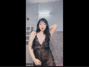 Xnhau khoe body của idol 18+ như quỳnh